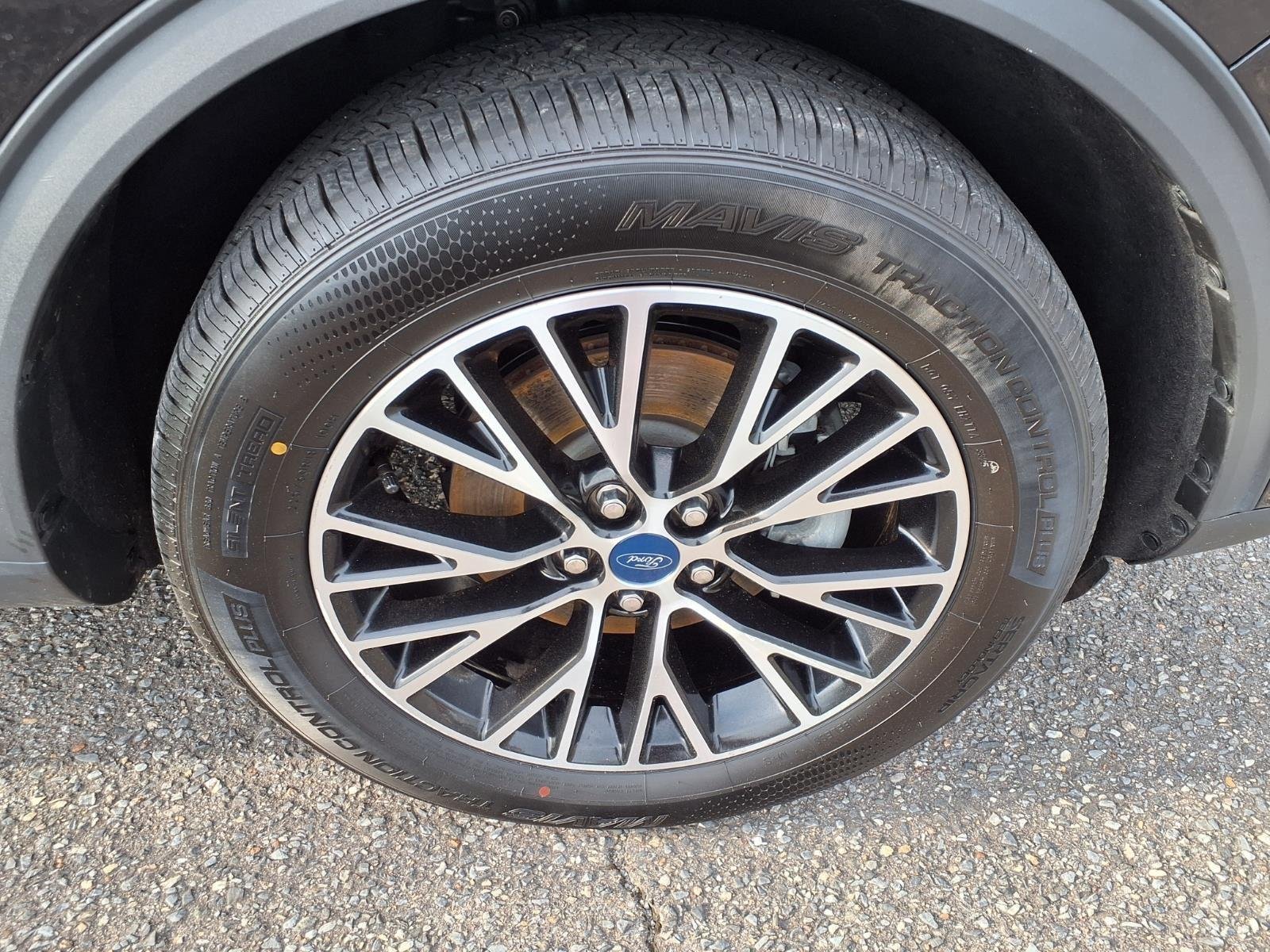 Used 2022 Agate Black Metallic Ford SEL Plug-In Hybrid image 12