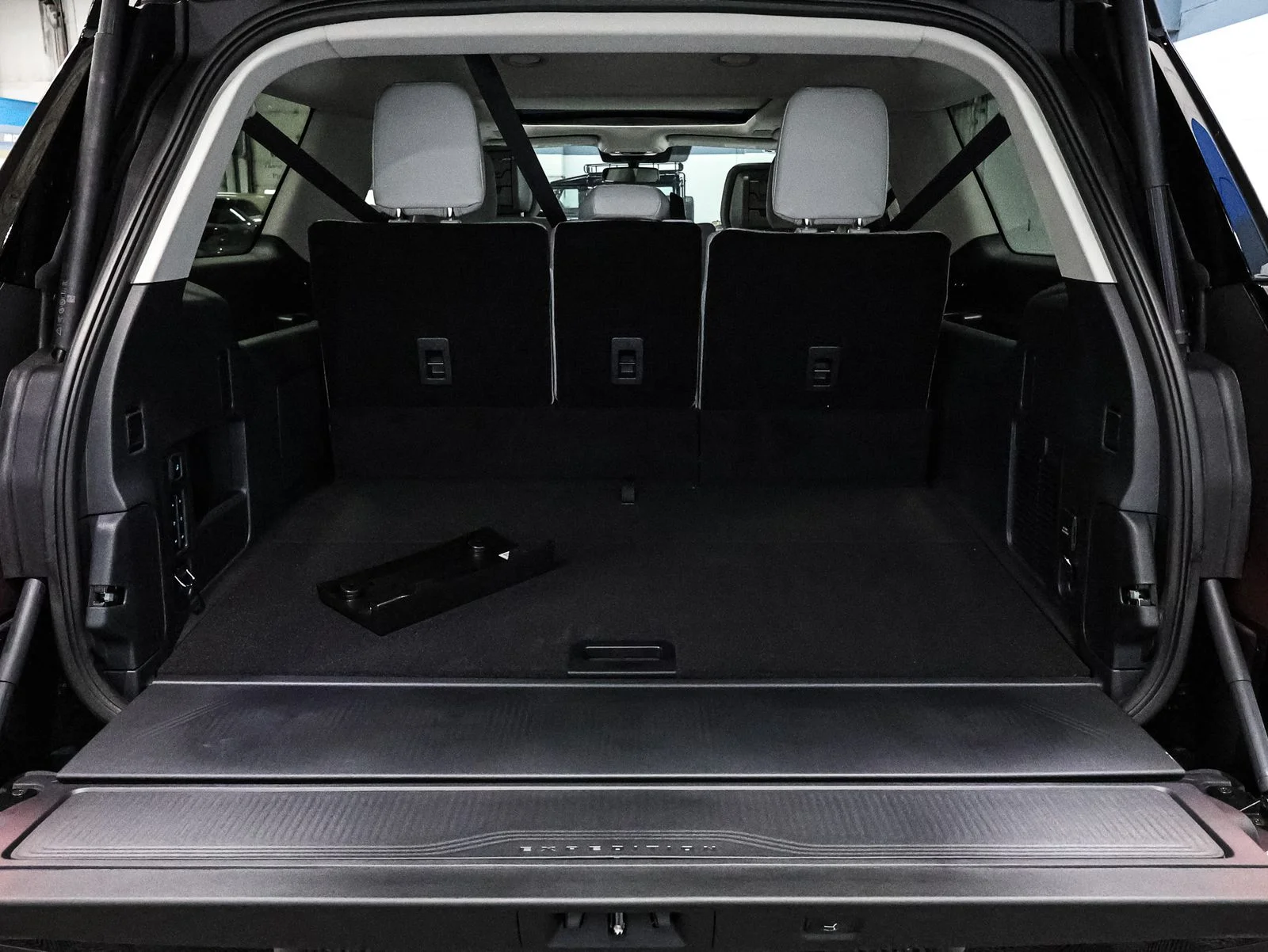 New 2026 Agate Black Metallic Ford MAX Platinum® image 17