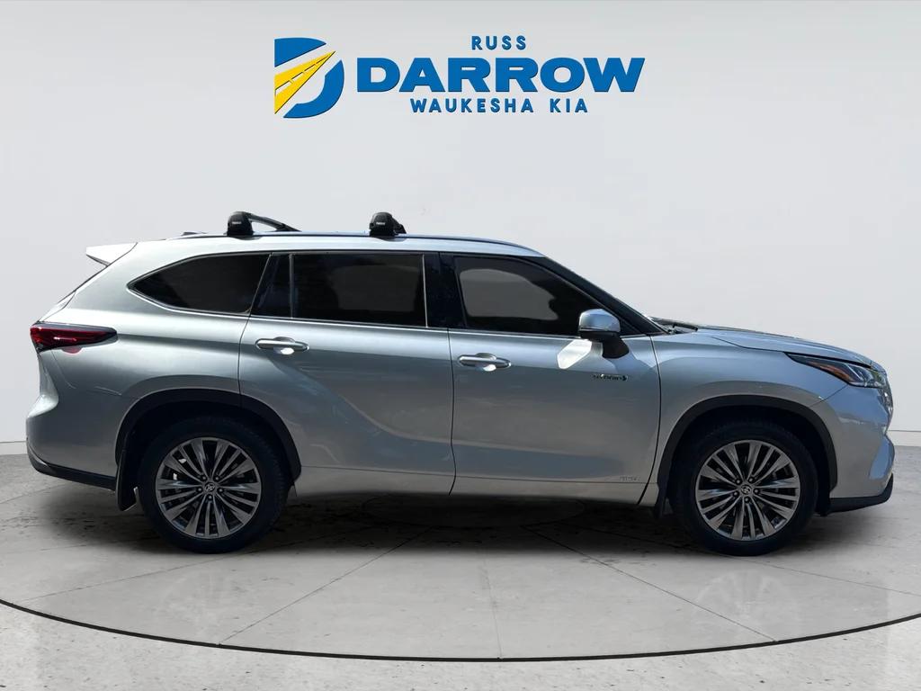 Used 2021 Silver Toyota Platinum image 6