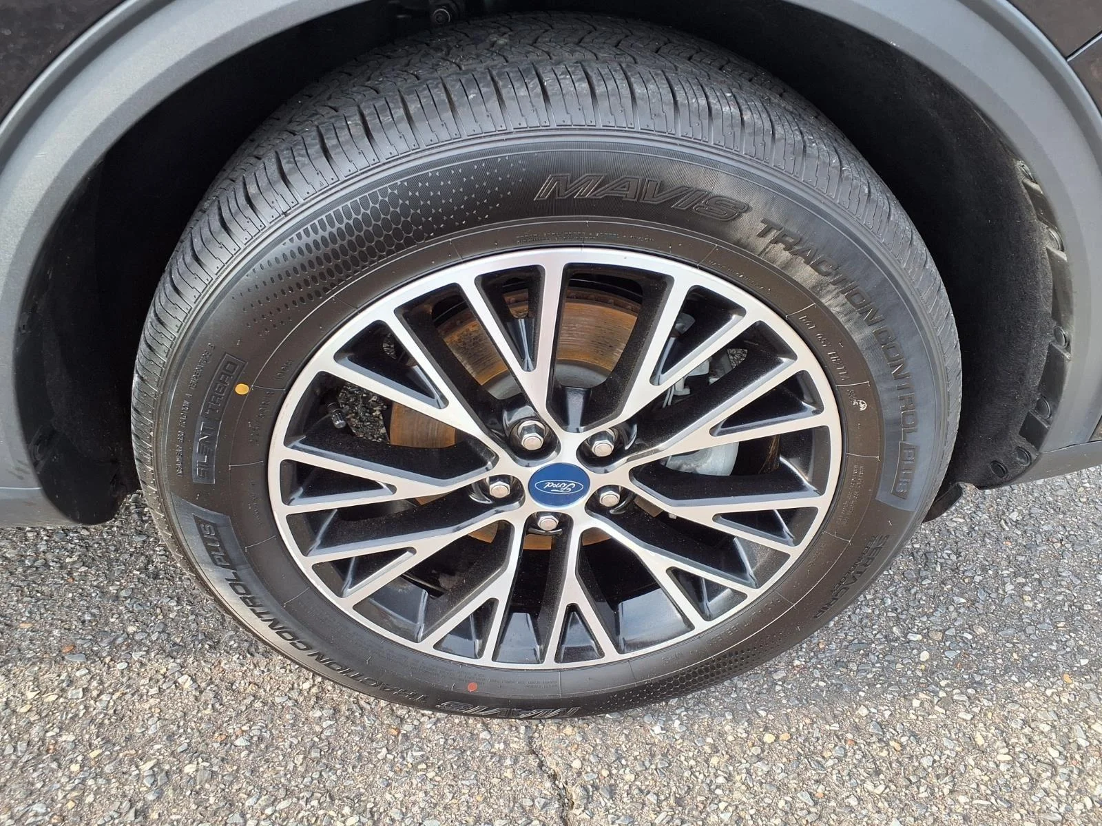 Used 2022 Agate Black Metallic Ford SEL Plug-In Hybrid image 12
