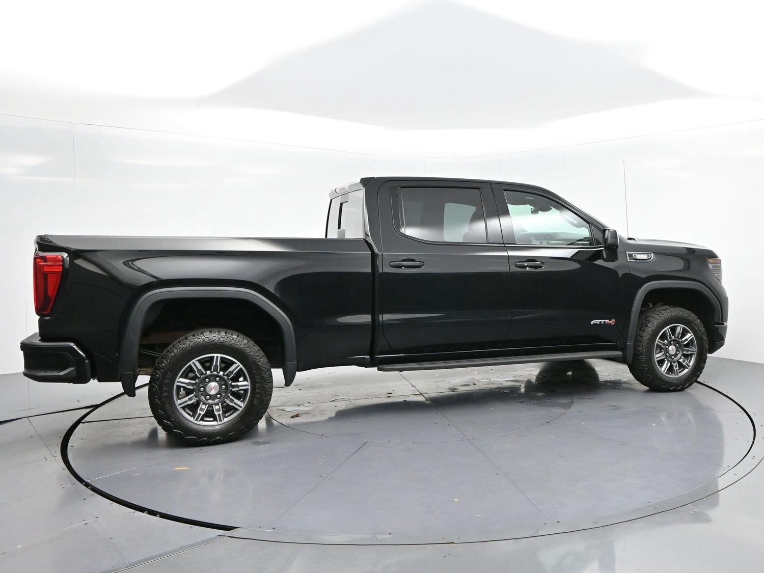 Used 2024 Onyx Black GMC AT4 image 8