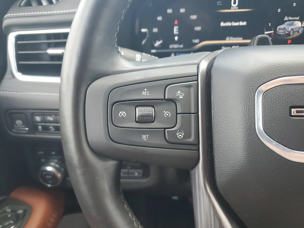 Used 2024 White Frost Tricoat GMC Denali Ultimate image 21