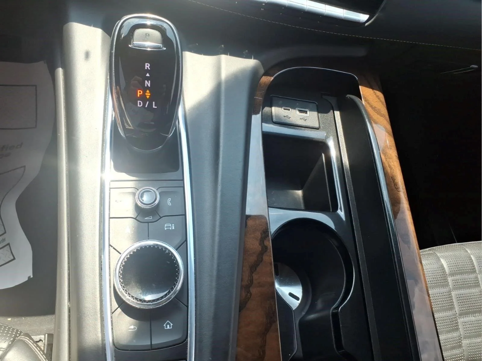 Used 2021 CRYSTAL WHITE TRICOAT Cadillac Sport Platinum image 27