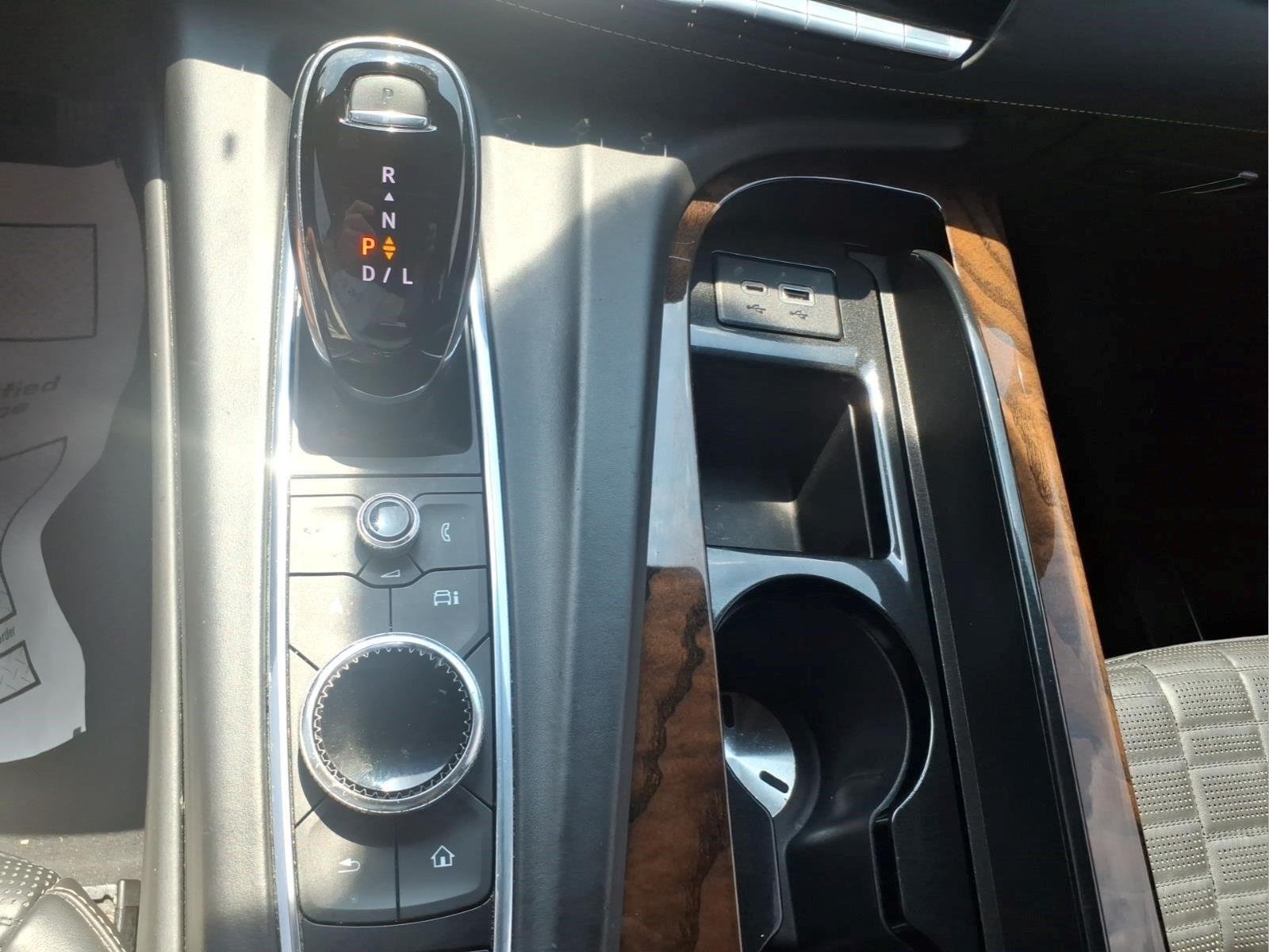 Used 2021 CRYSTAL WHITE TRICOAT Cadillac Sport Platinum image 27