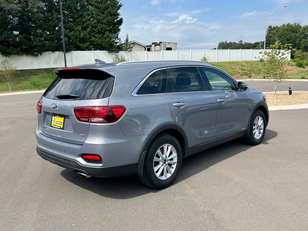 Used 2019 Silver Kia LX image 4