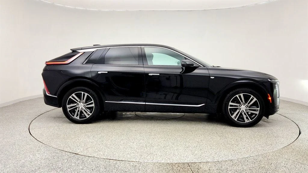 Used 2024 Stellar Black Metallic Cadillac 4dr Luxury 1 (1SC) image 4