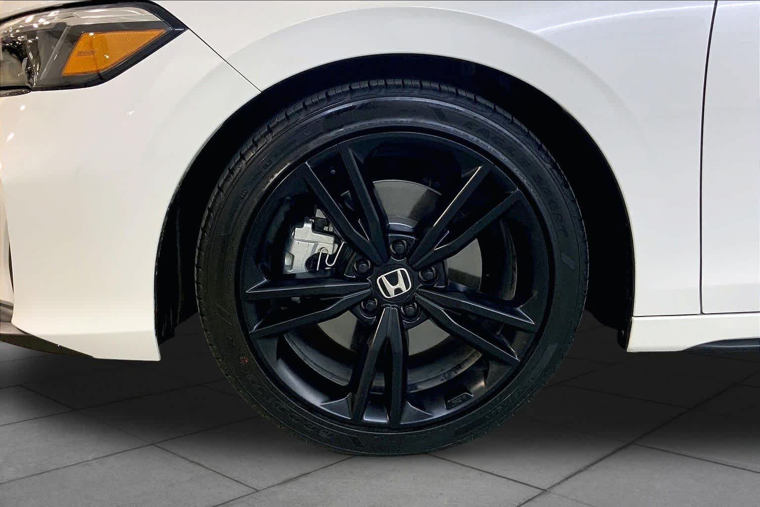 Used 2026 Platinum White Pearl Honda  image 10