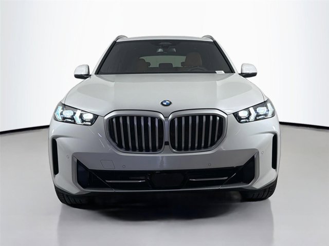 Used 2026 Mineral White Metallic BMW xDrive40i image 2