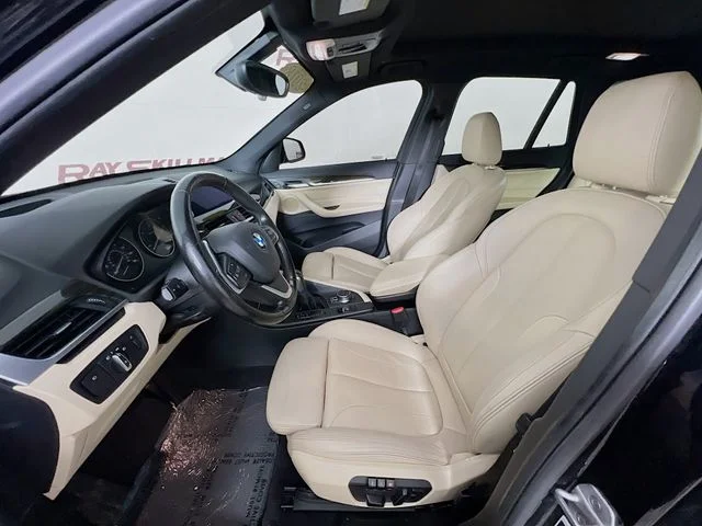 Used 2018 Black BMW xDrive28i image 10