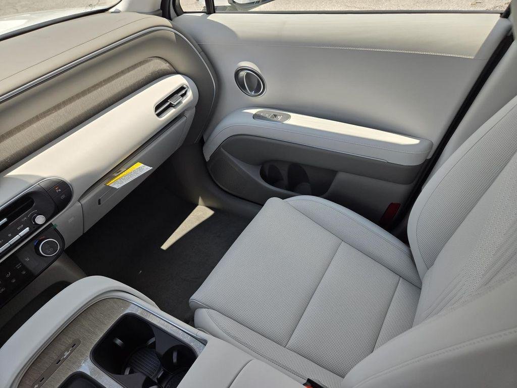 New 2026 White Hyundai Blue SEL 7P image 19