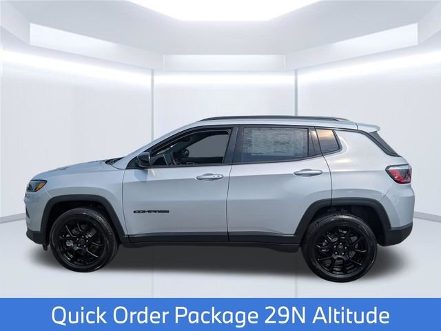 New 2026 Silver Zynith Metallic Clear-Coat Exterior Paint Jeep Latitude image 2