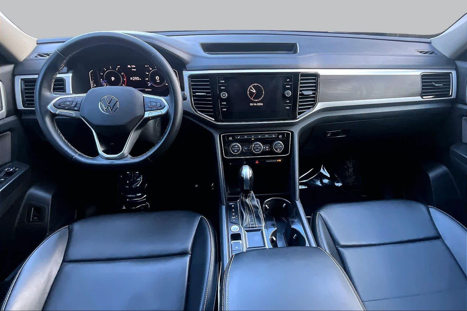 Used 2022 Deep Black Pearl Volkswagen 2.0T SE w/Technology image 16