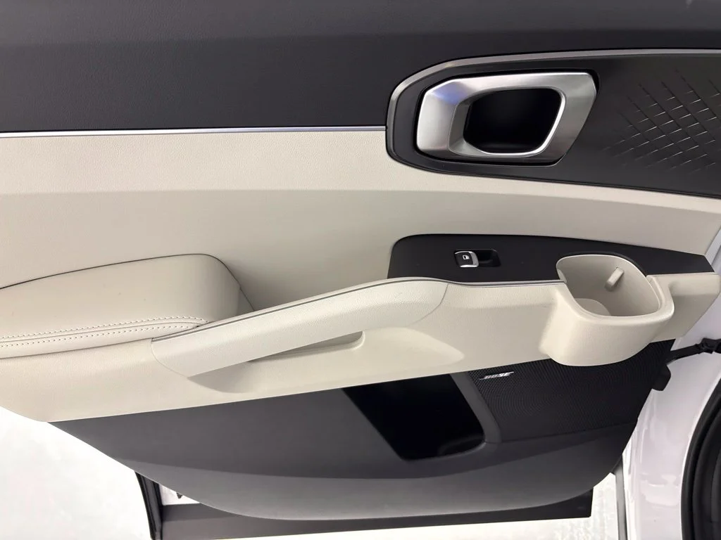 New 2026 Glacial White Pearl Kia EX image 25