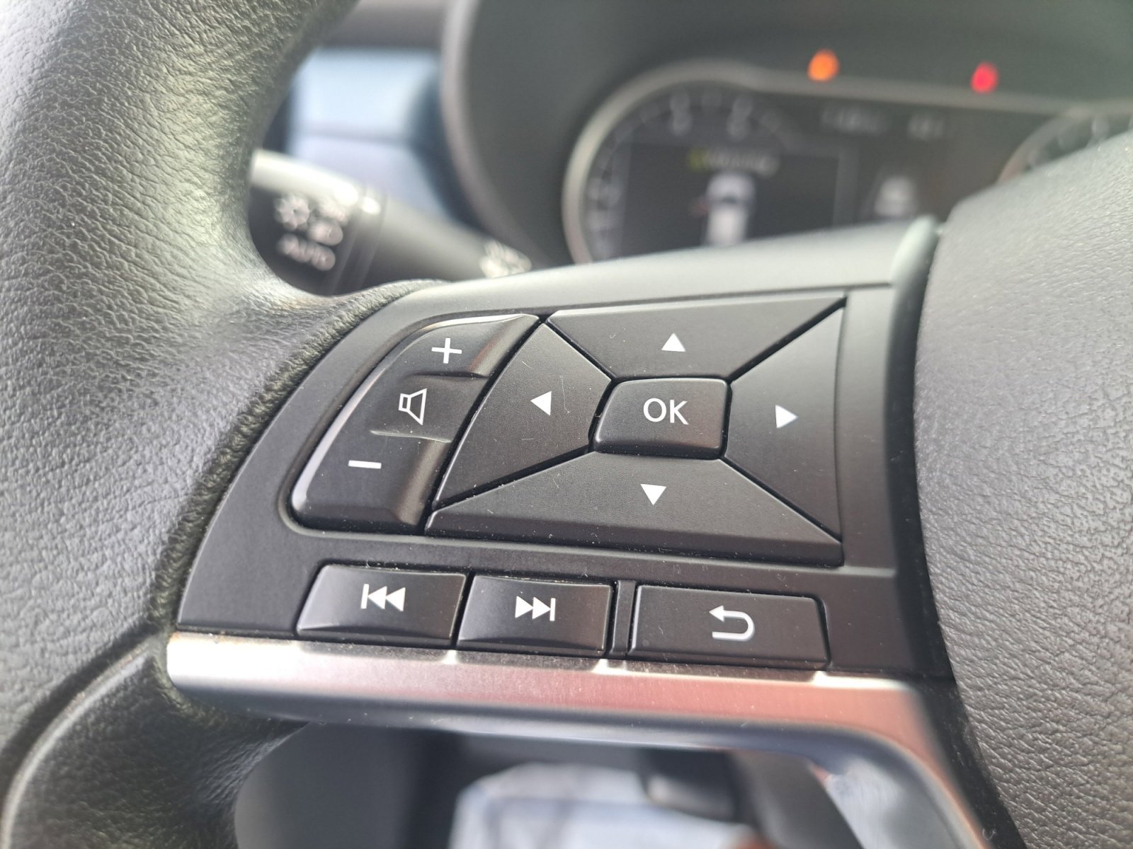 Used 2025 Gun Metallic Nissan SV image 24