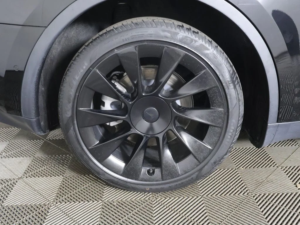 Used 2021 Black Tesla Long Range image 29