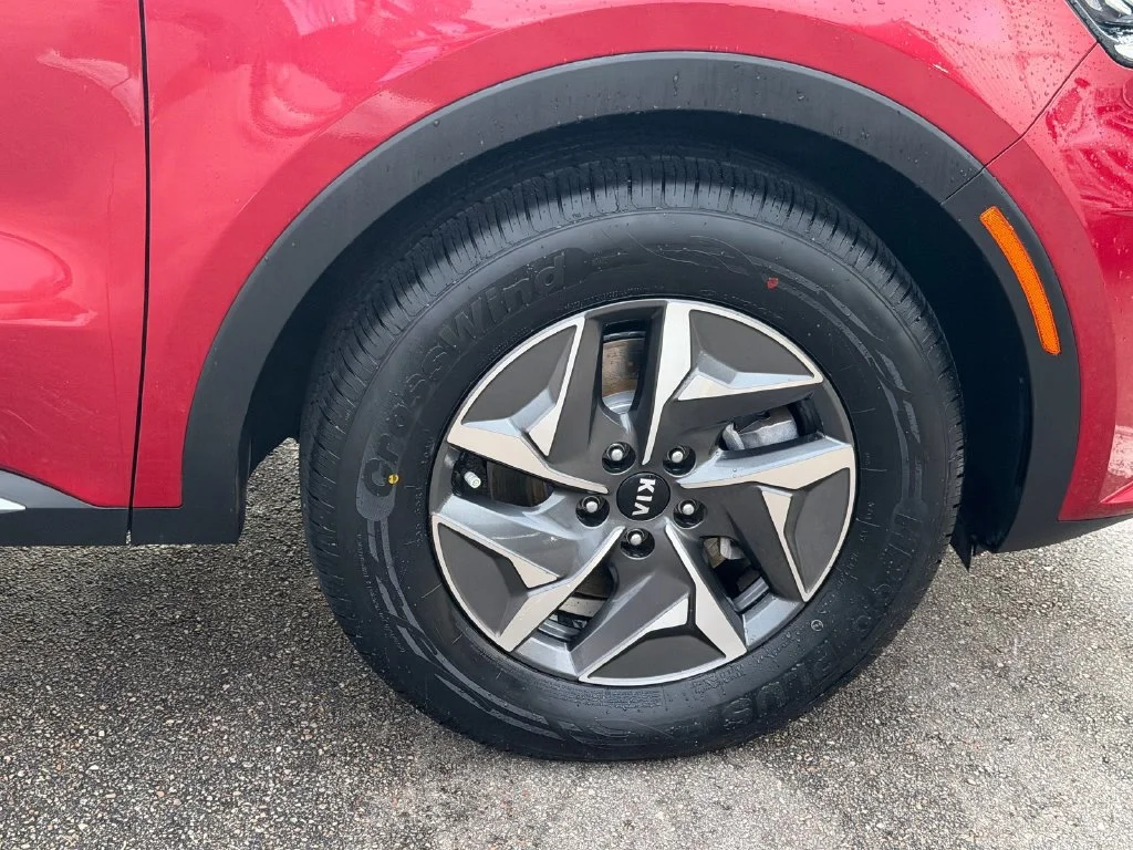 Used 2021 Red Kia EX image 9
