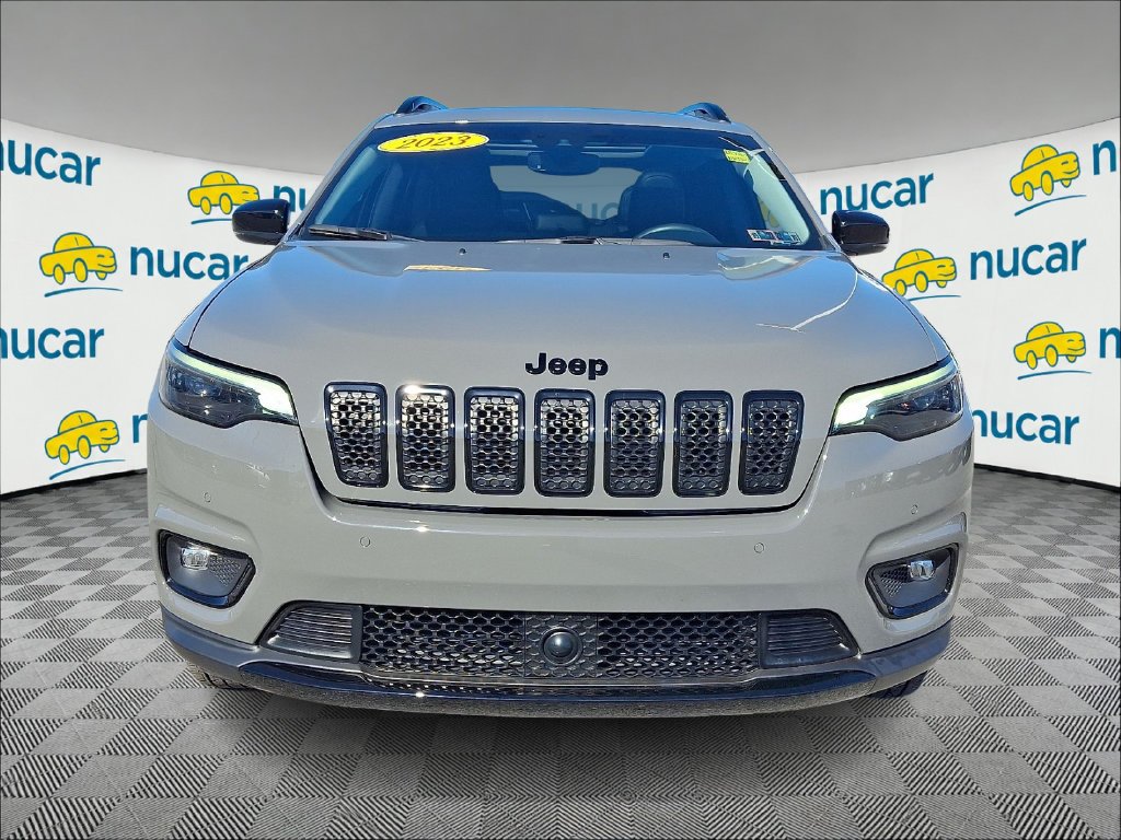 Used 2023 Gray Jeep Altitude image 2