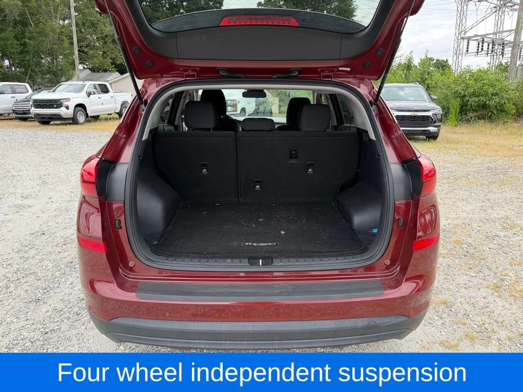 Used 2019 Red Hyundai SE image 14