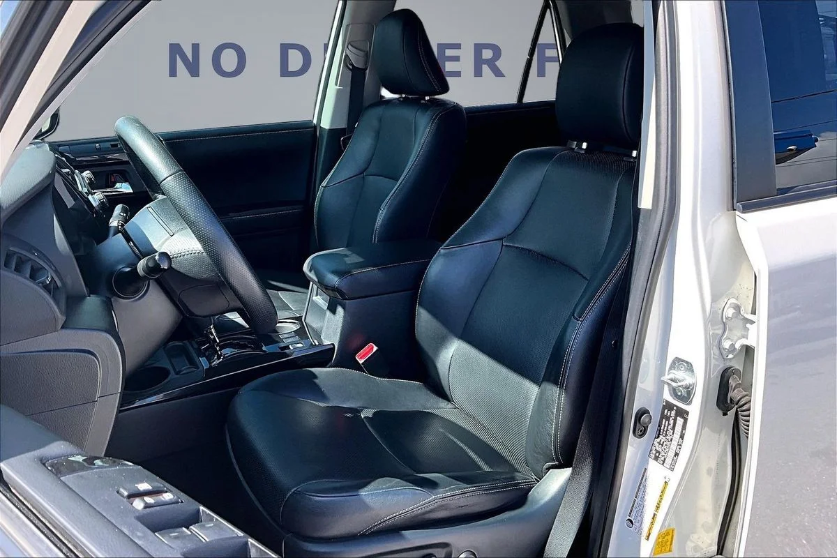 Used 2019  Toyota Limited Nightshade image 21