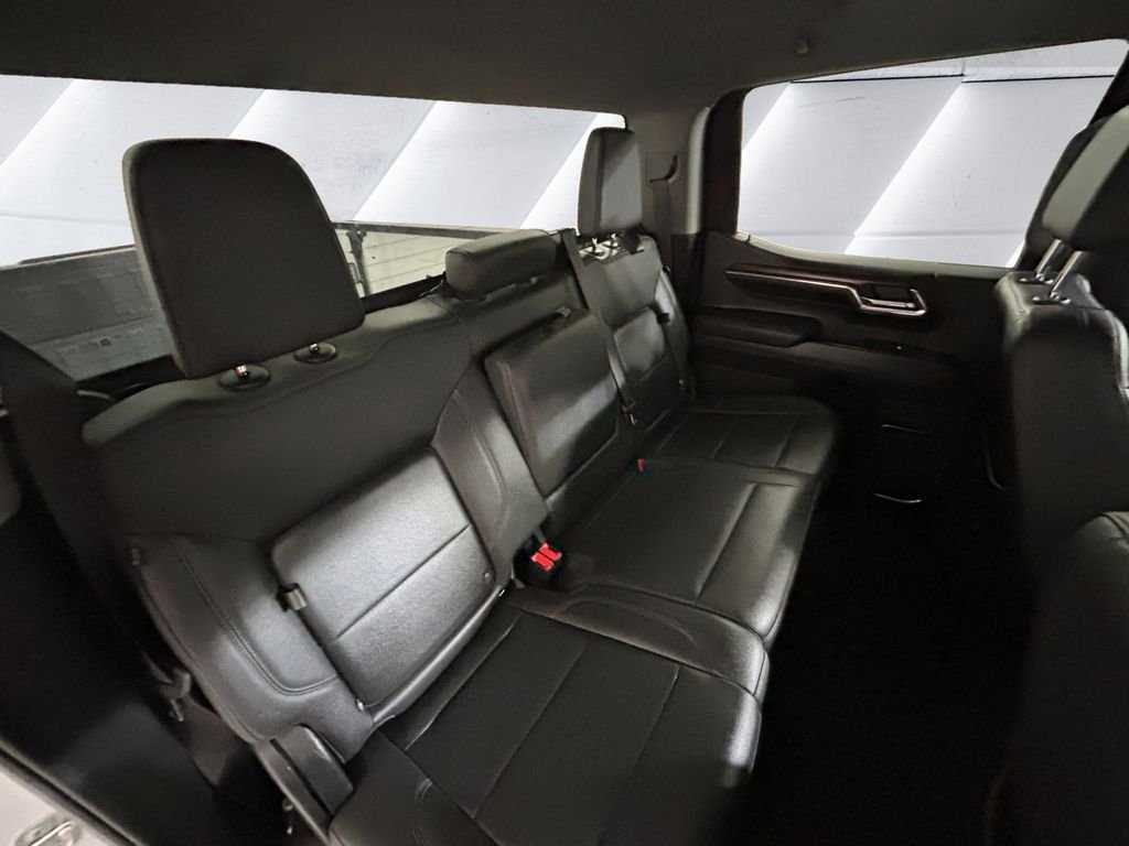 Used 2024 White GMC SLT image 16