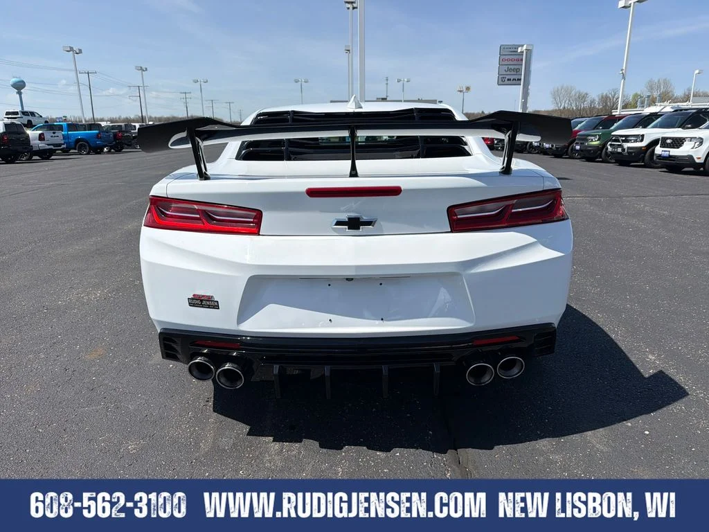 Used 2018 Summit White Chevrolet SS image 4