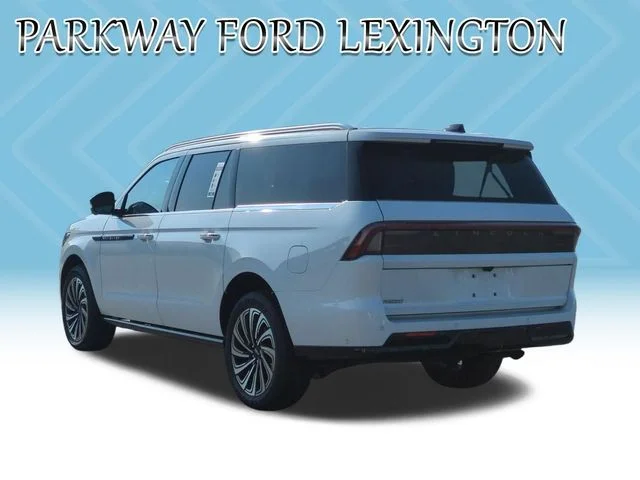 Used 2025 White Lincoln Black Label image 3