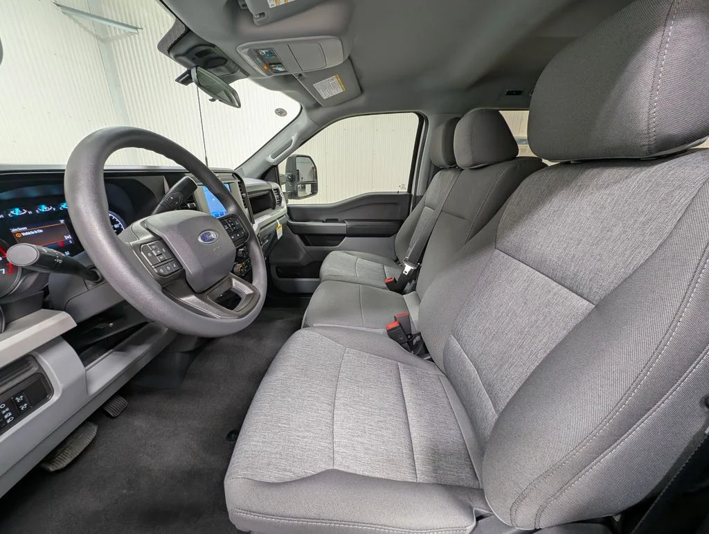 New 2026 Oxford White Ford F-250® XL image 15