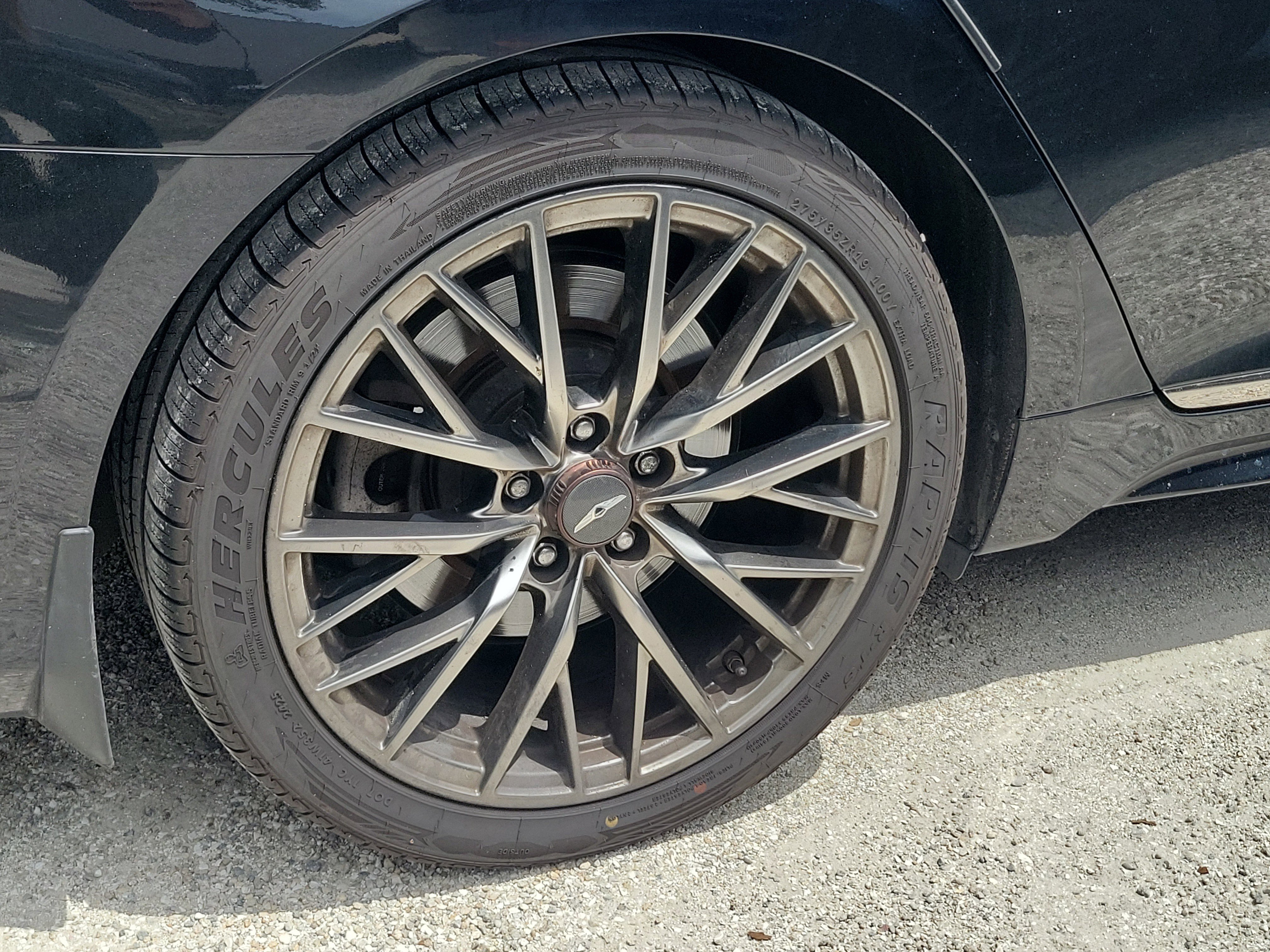 Used 2018 Black Genesis 3.3T Sport image 8