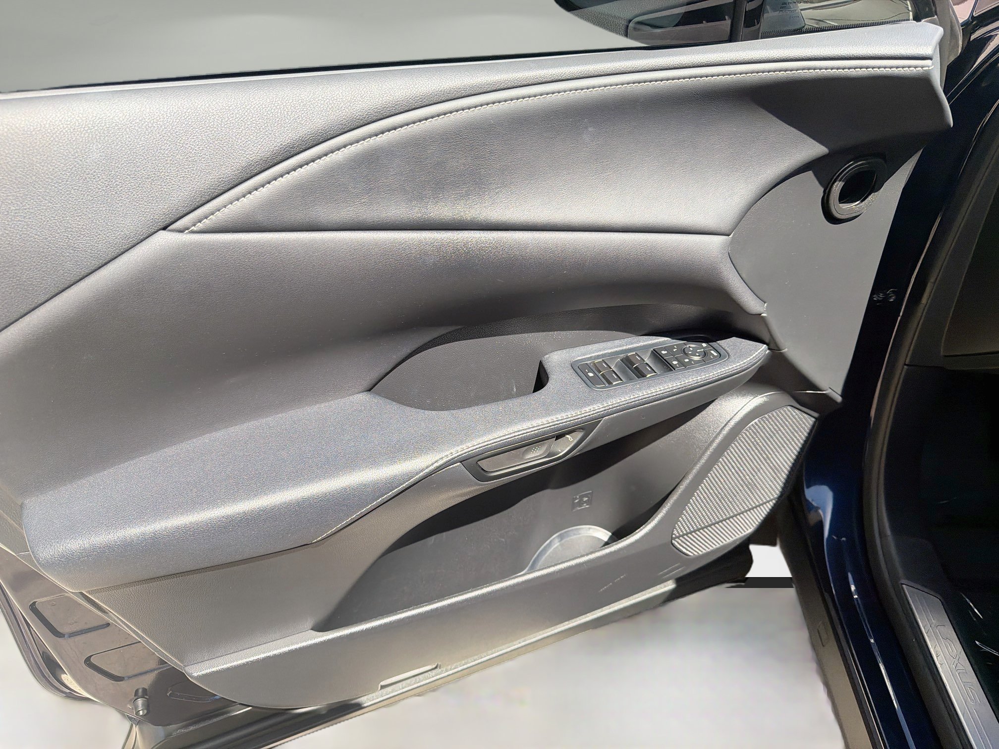 Used 2024 Mica Lexus RX 350 image 17