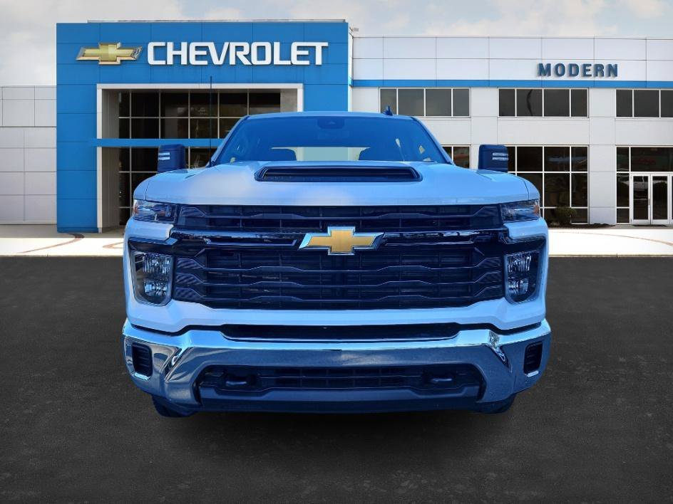 New 2025 Summit White Chevrolet WT image 7