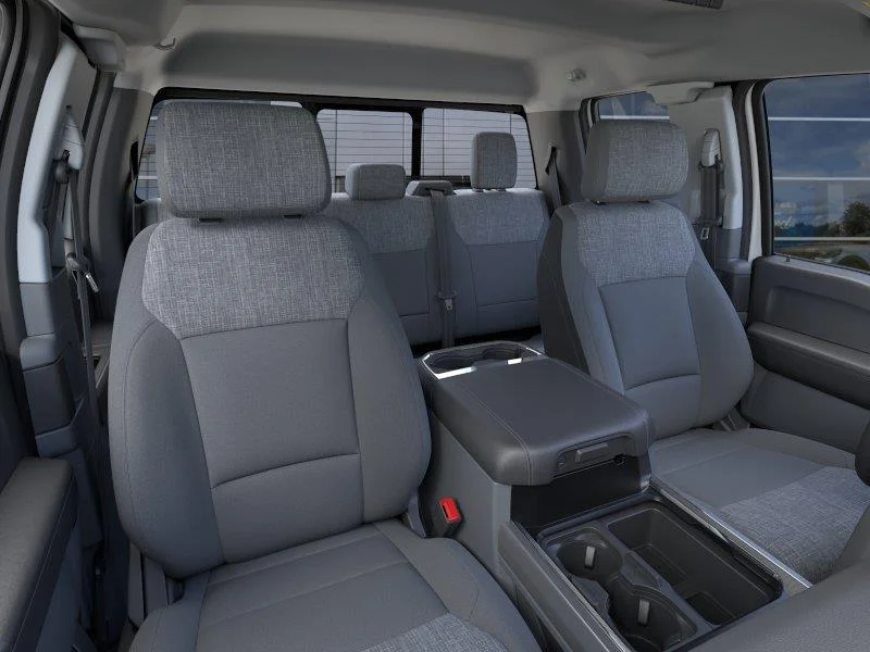 New 2026 Oxford White Ford F-250® XLT image 10