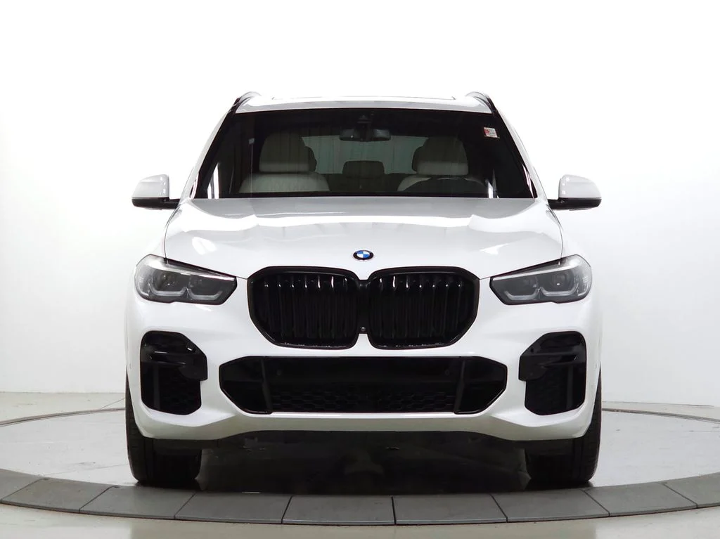Used 2023 White BMW xDrive40i image 12