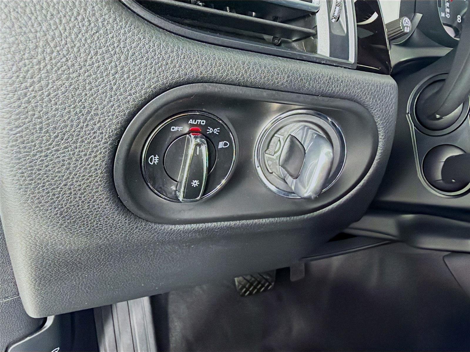 Used 2022 White Porsche  image 10