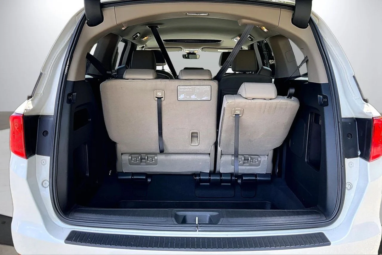 Used 2023  Honda EX-L image 26