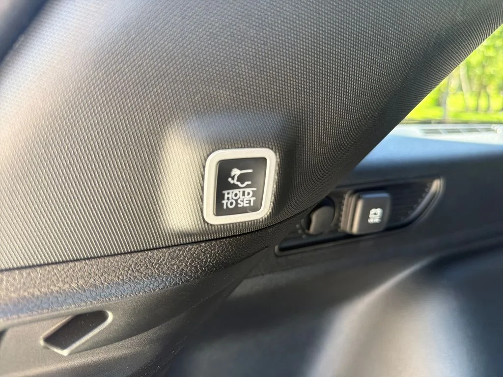 Used 2025 Red Jeep Altitude X image 34