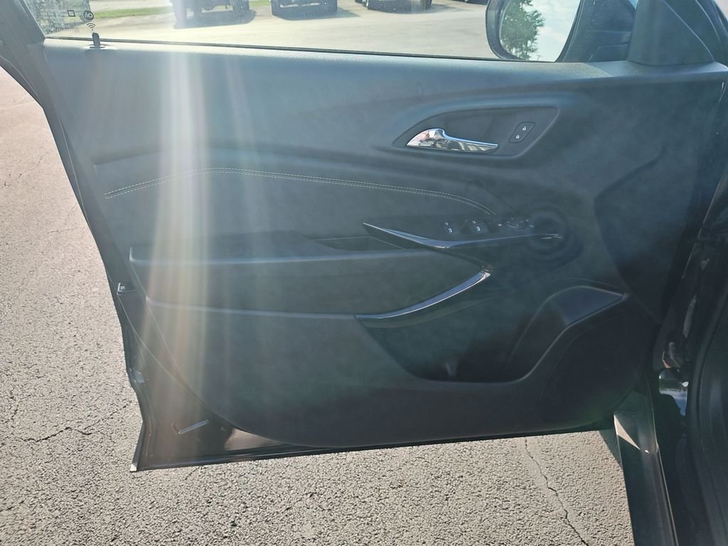 Used 2025 Black Chevrolet ACTIV image 12