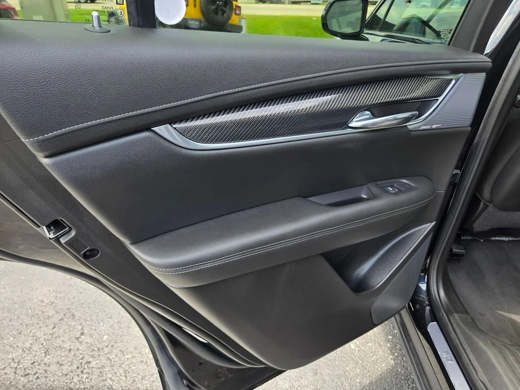 2024 Cadillac XT6 Sport - Photo 37