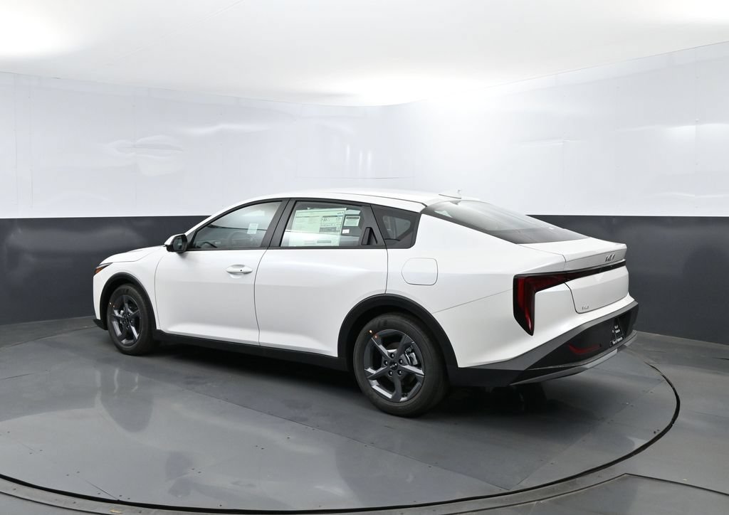 New 2026 Snow White Pearl Kia LXS image 7
