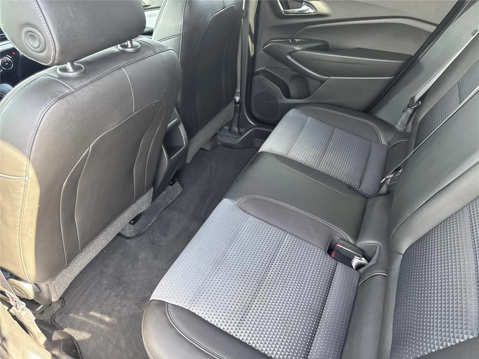 Used 2025 Cypress Gray Chevrolet LT image 30