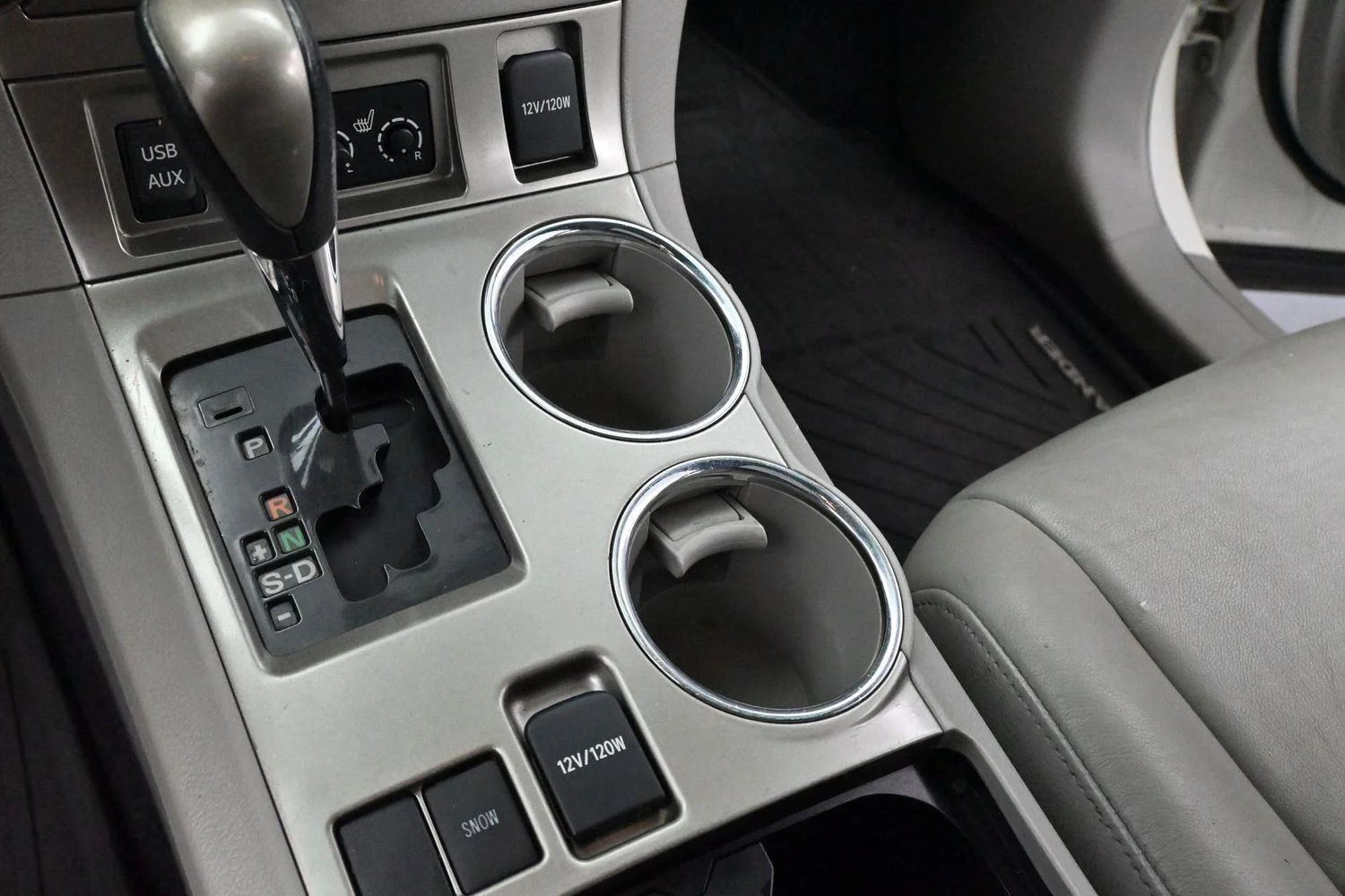 Used 2012 Blizzard Pearl Toyota SE image 18