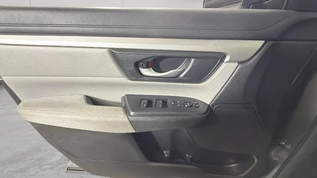 Used 2017 Gray Honda LX image 25