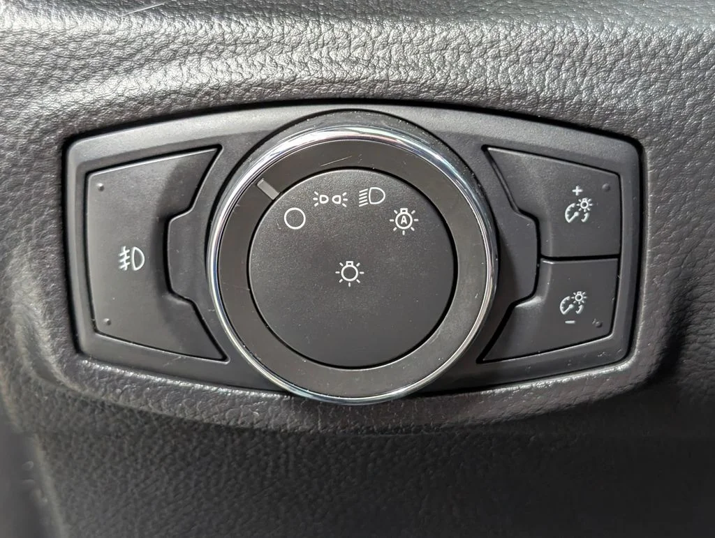 Certified Used 2022 Cactus Green / Gray Ford Lariat image 10