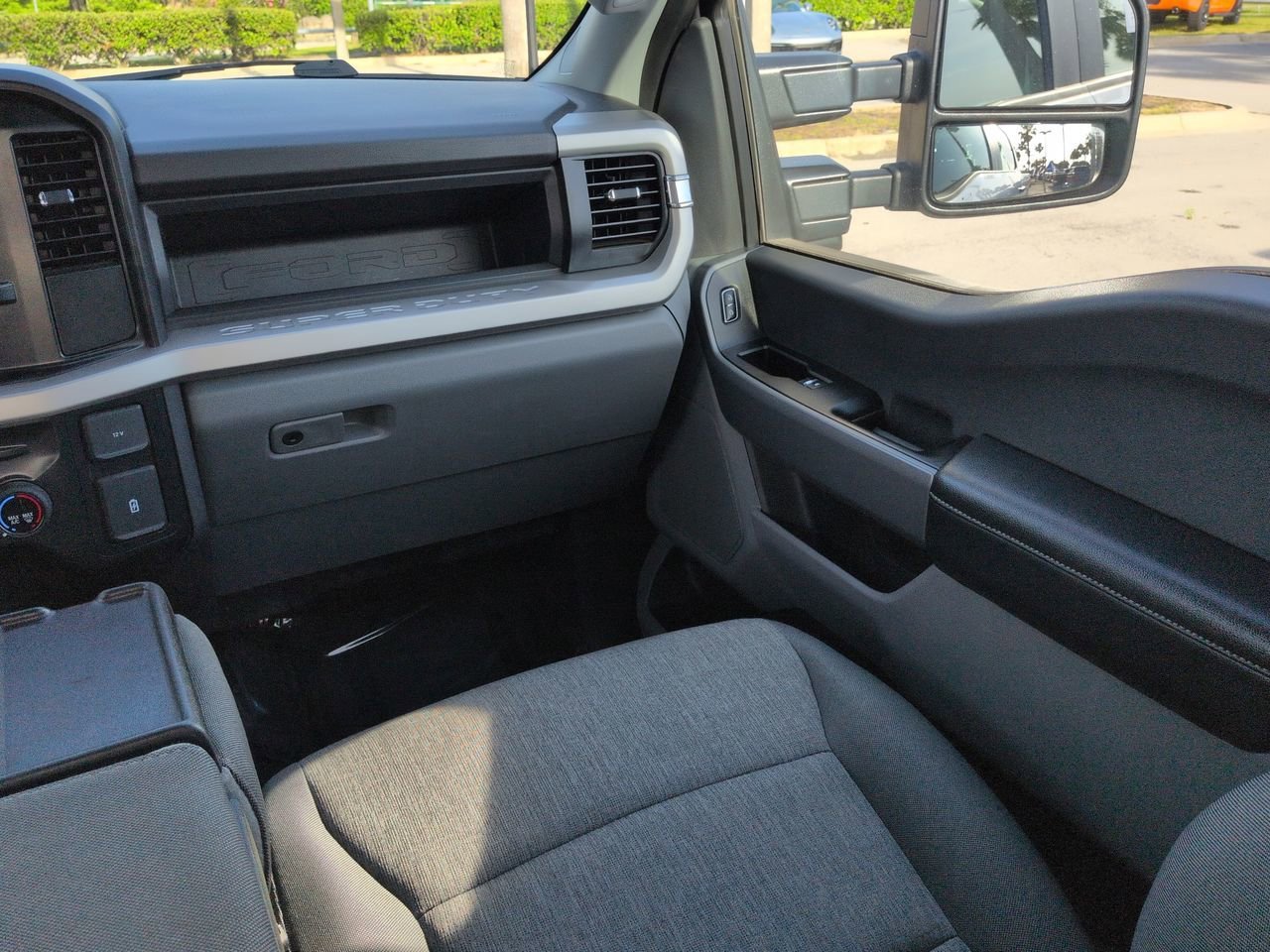 Used 2024 Oxford White Ford XL image 16