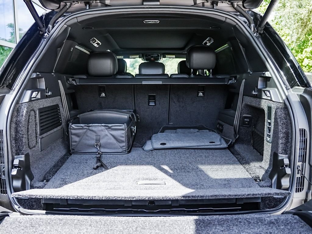 New 2026 Santorini Black Land Rover SE image 30