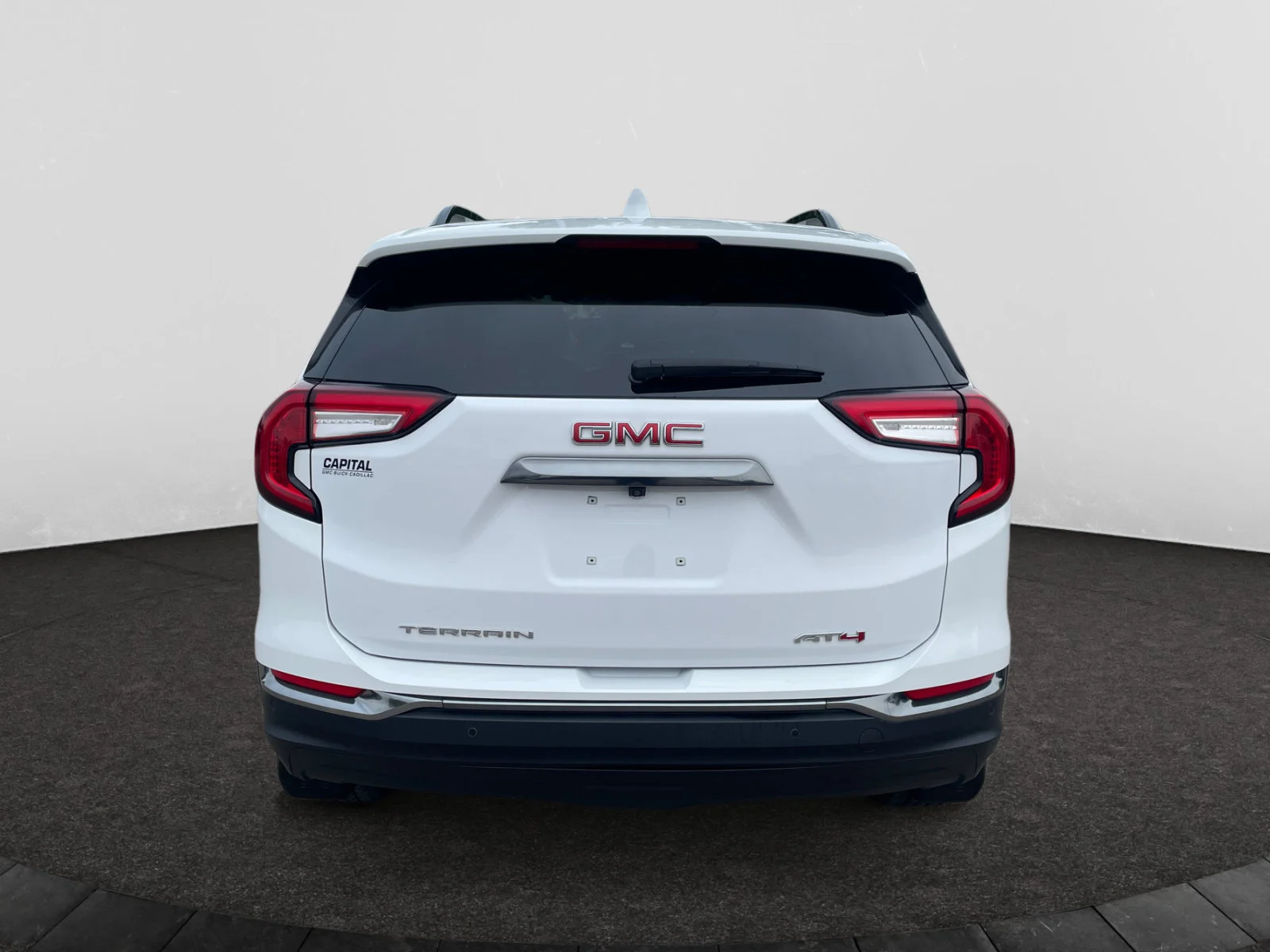 Used 2024 White GMC AT4 AWD image 4