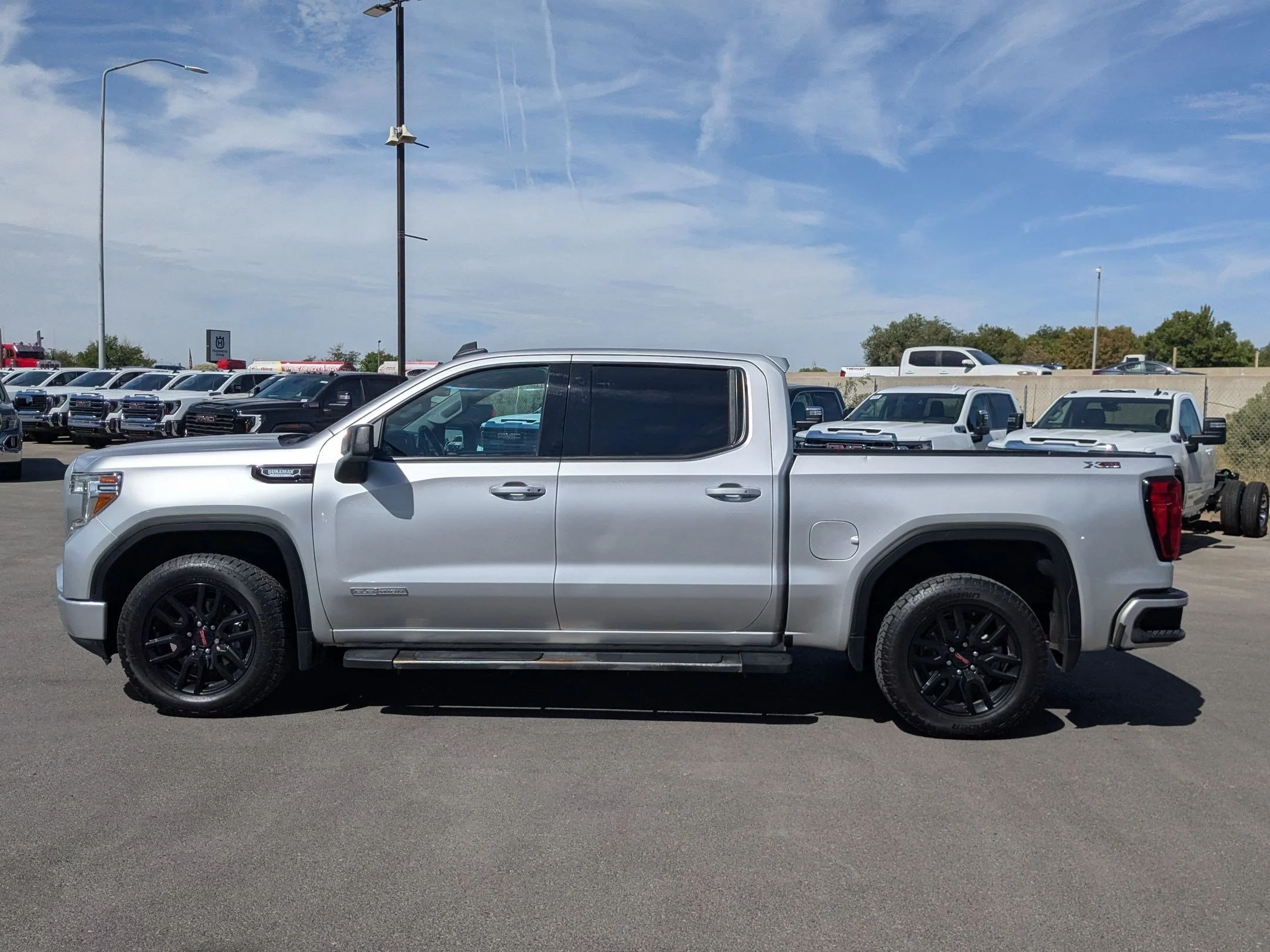 Used 2021 Quicksilver Metallic GMC Elevation image 3