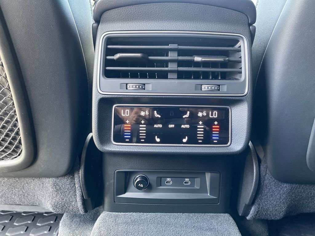 Used 2023 Glacier White Audi 55 Prestige image 32