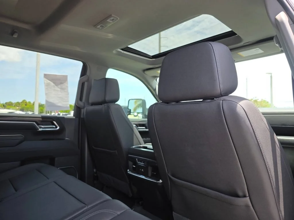 Used 2025 Summit White GMC SLT image 17