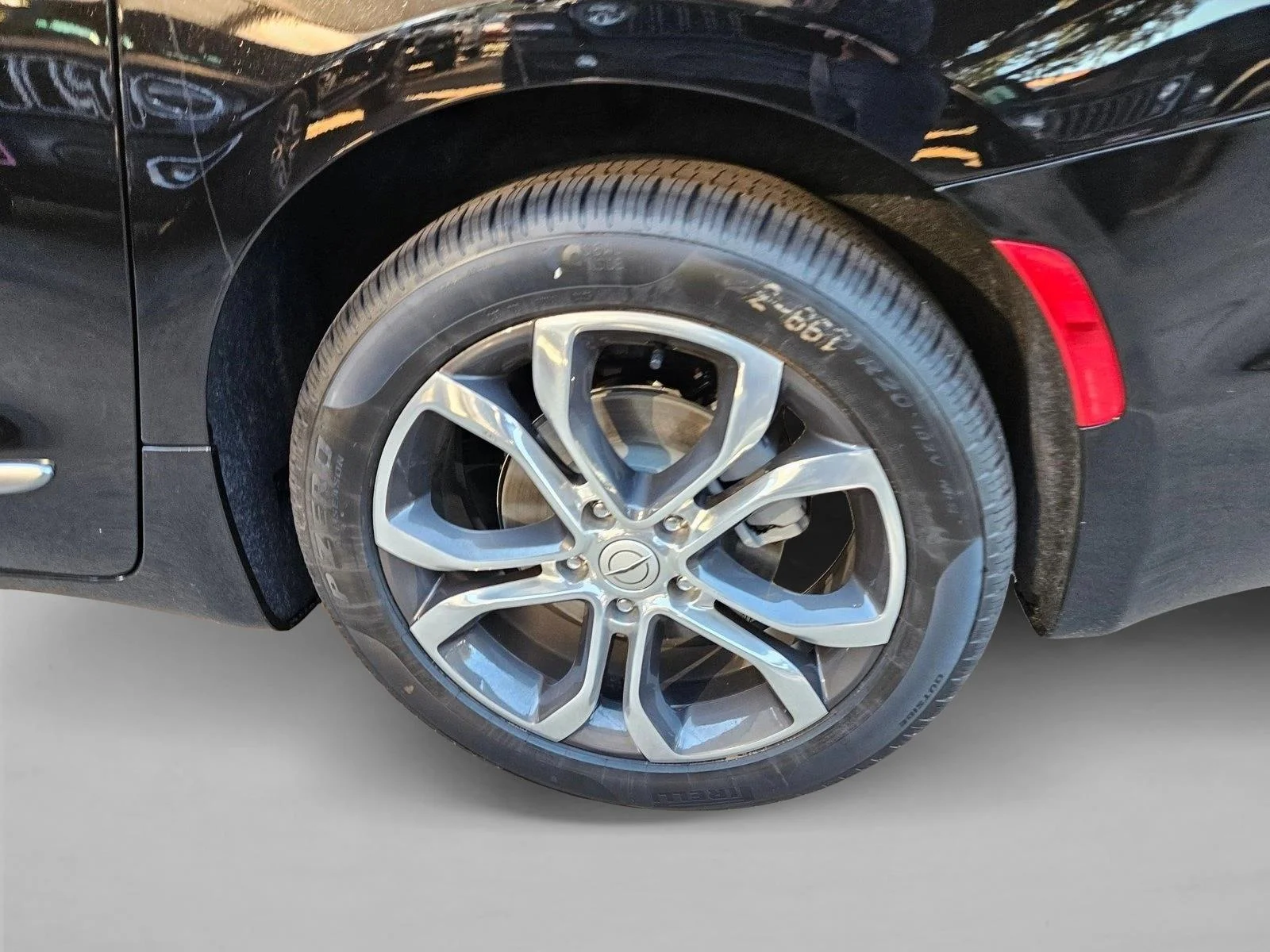 New 2026 Diamond Black Crystal Pearlcoat Chrysler Pinnacle image 10