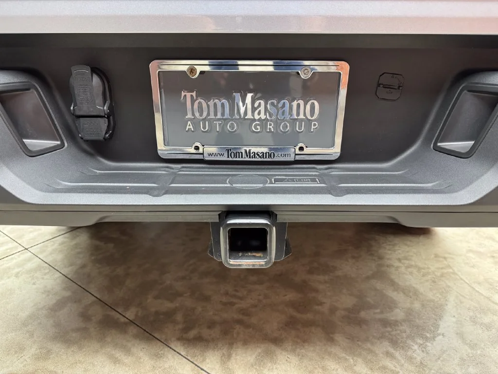Certified Used 2023 Silver Metallic Ford XLT image 3